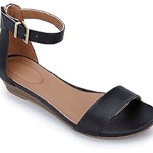 BNWT Kenneth Cole Late Vibe Block Heel Sandal Black Size 7